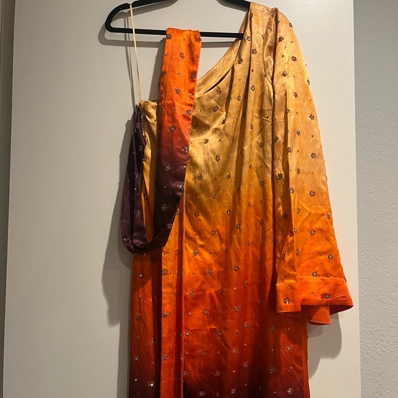 Sani Size XS Amaya one shoulder gown NWOT - Picture 4 of 6